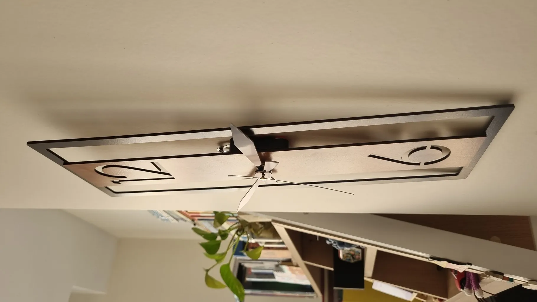 ساعت دیواری کد C77