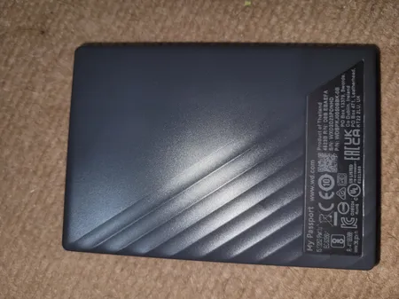 هارد اکسترنال وسترن دیجیتال مدل My Passport ظرفیت پنج ترابایت دارای رابط USB Type-A 3.2