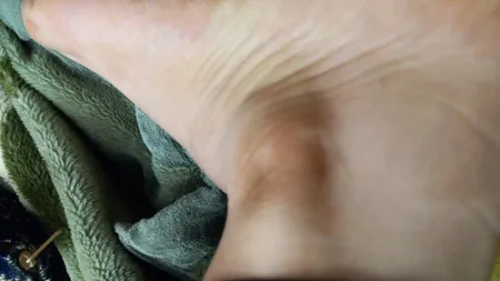 کرم روشن کننده صورت درمالیفت مدل Melalift مناسب انواع پوست حجم 40 میلی لیتر