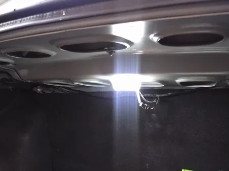 چراغ صندوق خودرو تک لایت مدل AM 5964 S مناسب برای ساینا