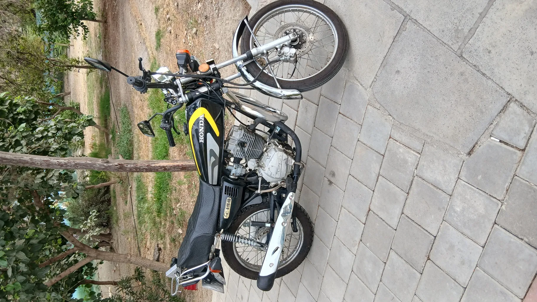 اگزوز موتور سیکلت مدل 01 مناسب برای هندا 125 اگزوز موتور سیکلت مدل 01 مناسب برای هندا 125