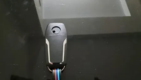 قاب ریموت خودروچیکال مدل P-190 مناسب برای ساینا و کوییک