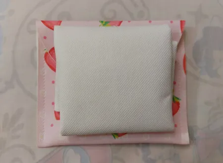 جای دستمال کاغذی طرح توت فرنگی مدل PBA150721