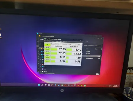 فلش مموری کیوکسیا مدل U202 ظرفیت 128 گیگابایت با رابط USB 2.0