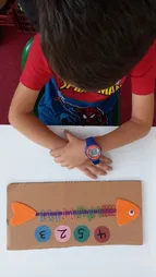 گیره کاغذ رایدین مدل رنگی سایز 28-33میلی متر - بسته 100 عددی