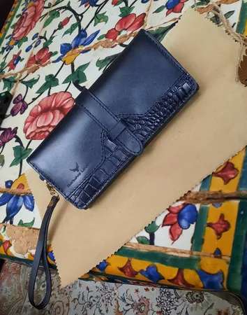کیف پول زنانه چرم بارثاوا کد 1553