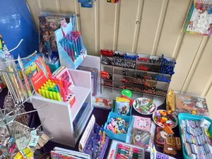 تجریه خرید استند فروشگاهی مدل 25 خانه