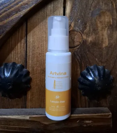 کرم ضد آفتاب بدون رنگ آرت وینا SPF 50 مدل Highly Effective ‌محافظ UVA ،UVB و PA+++، ضد حساسیت، ضد چروک و ضد پیری مناسب انواع پوست‌ حجم 50 میلی‌لیتر