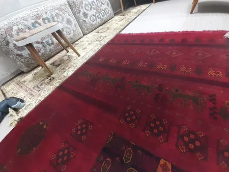 فرش ماشینی هیوا طرح بلوچ کد 3-219 زمینه لاکی