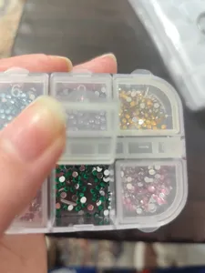 تجریه خرید مجموعه نگین ناخن مدل N01