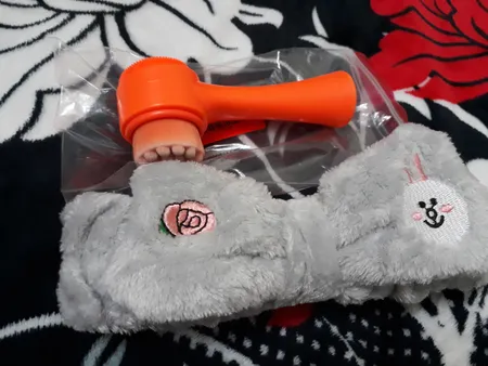 هدبند آرایشی مدل chmish به همراه برس