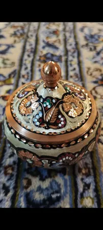 قندان میناکاری مسی طرح  شکم دار درب دار کد 187