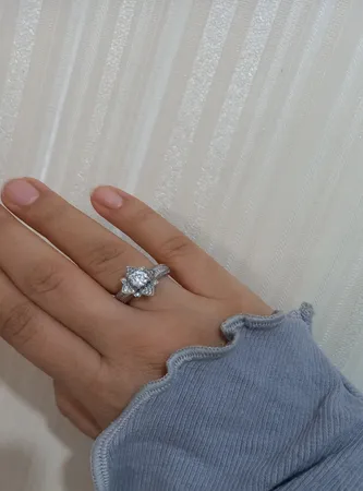 انگشتر نقره زنانه جی تی ای مدل گل نگین دار