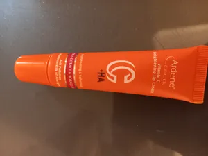 تجریه خرید کرم روشن کننده و محافظ لب آردن سی فکتور مدل ویتامین C حجم 12 میلی لیتر