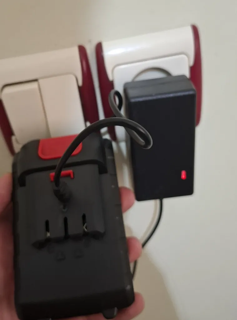 دریل پیچ گوشتی چکشی شارژی ادون مدل LV3-2110