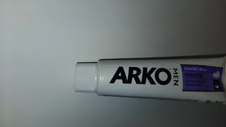 خمیر اصلاح آرکو من مدل Sensitive حجم 94 میلی لیتر