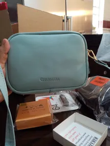 تجریه خرید کیف رودوشی زنانه چرم آرا مدل d058