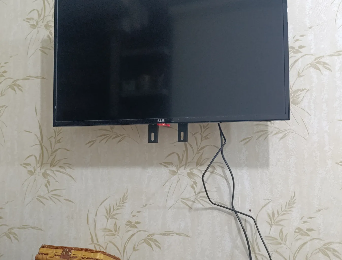 پایه دیواری تلویزیون  مدل T-J300 مناسب تلویزیون های 32 تا 65 اینچ