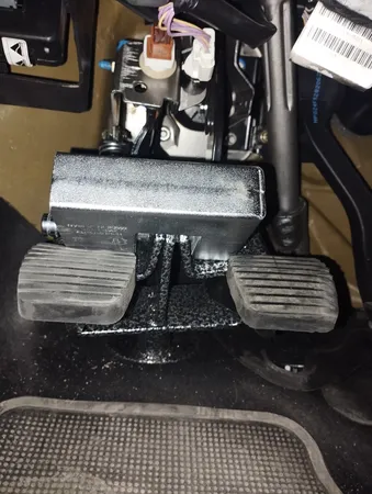 قفل پدال خودرو مدل ir_206