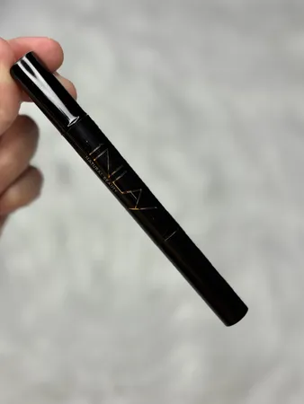 کانسیلر این لی شماره R2