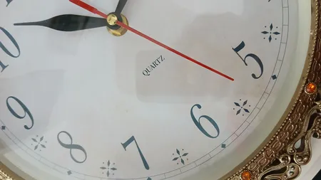 ساعت دیواری تارا مدل 222
