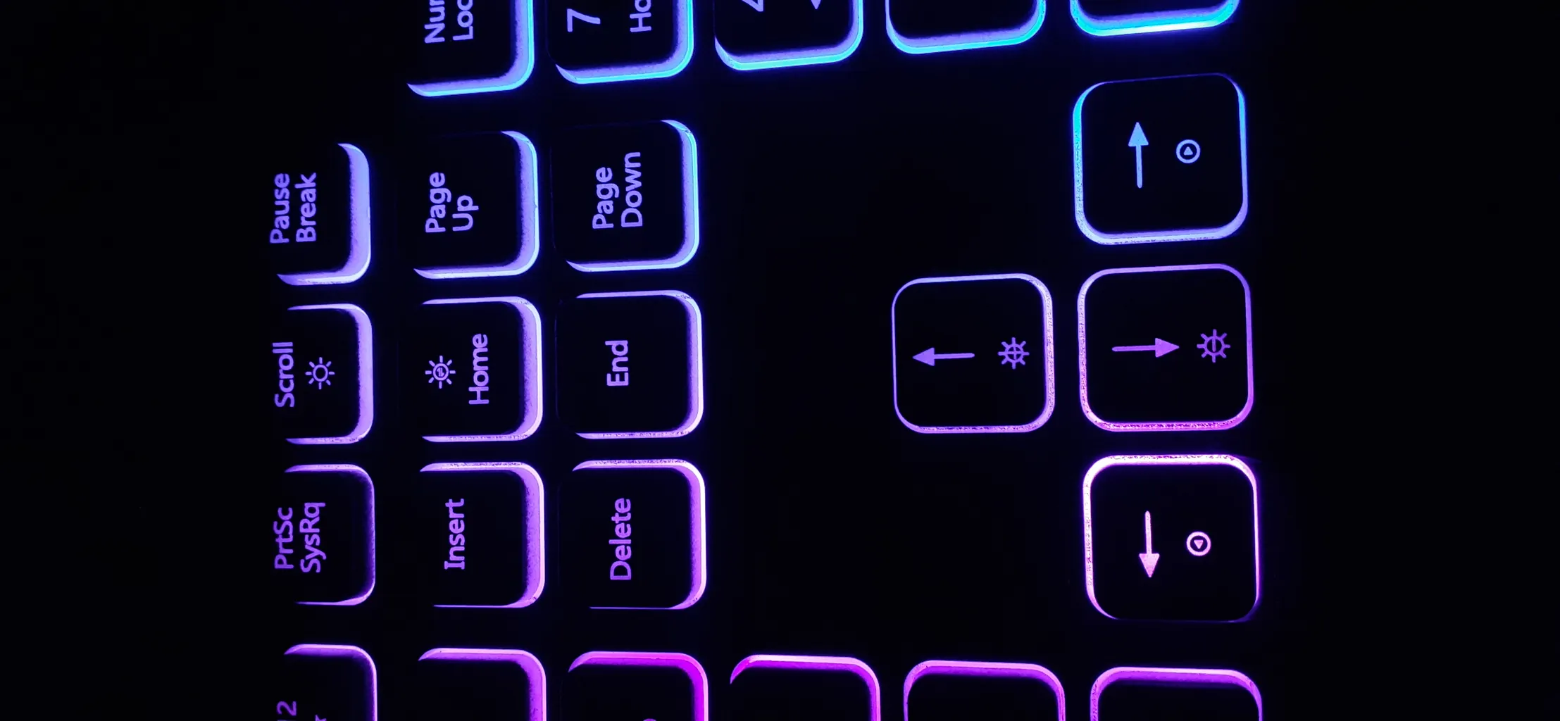 کیبورد گیمینگ تسکو مدل TK 8031، سوییچ ممبران، Full-Size، نورپردازی RGB