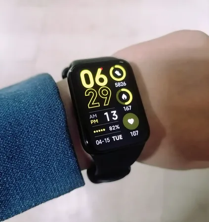 ساعت هوشمند 44 میلی‌متری شیائومی مدل Smart Band 9 Pro، مناسب برای ورزش، کنترل سطح اکسیژن خون، شمارش ضربان قلب، پایش وضعیت خواب، با بند پلاستیکی