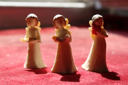 دوربین دیجیتال کانن مدل EOS 2000D به همراه لنز 18-55 میلی متر DC III