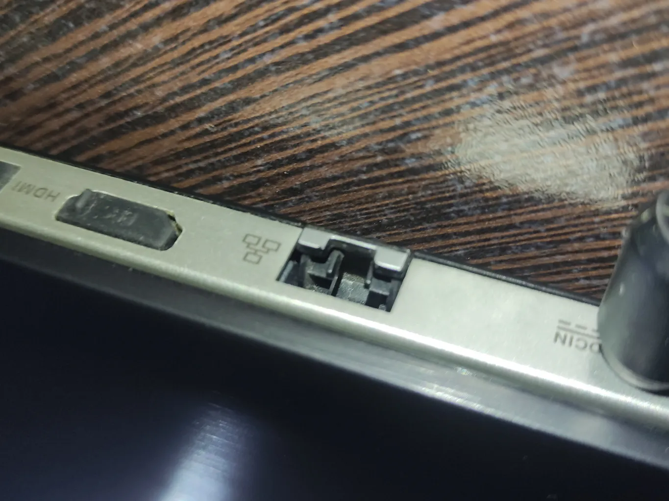 محافظ پورت لپ تاپ رینیکا مدل Ant01 مجموعه 12 عددی