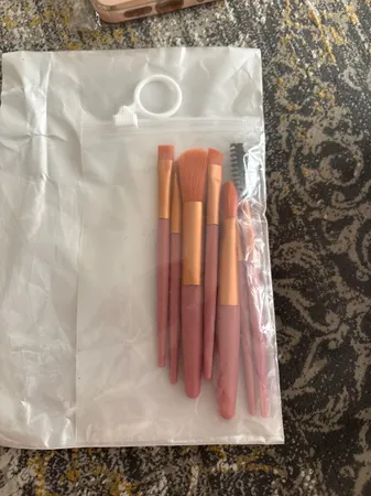 برس آرایشی مدل نئونی کد a-700 مجموعه 8 عددی