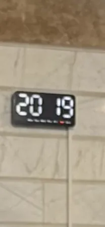 ساعت رومیزی مدل دیجیتال کنترل صوتی کد 6638