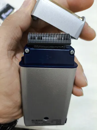 ماشین اصلاح موی صورت یاندو مدل Sv-w301u به همراه توری یدک