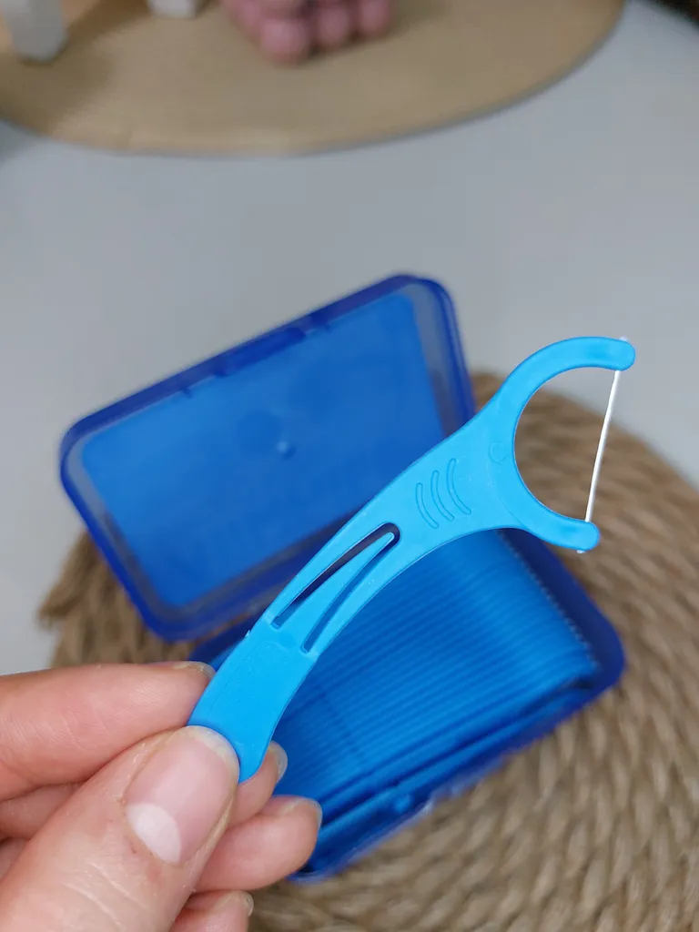 نخ دندان الوایت مدل کمانی بسته 54 عددی