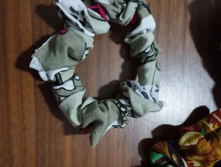 کش مو زنانه مدل اسکرانچی ساتن بسته 4 عددی