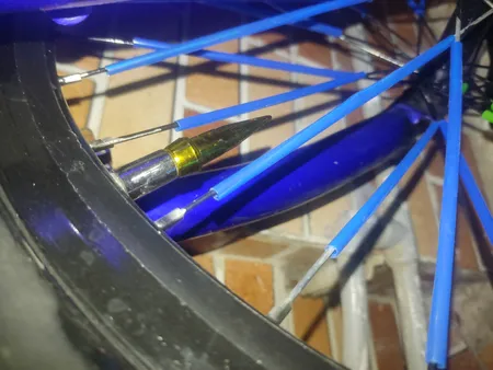 سر والف لاستیک خودرو مدل نیزه ای بسته 4 عددی