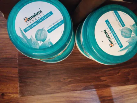 کرم مرطوب‌کننده هیمالیا مدل Herbals حجم 150 میلی‌لیتر