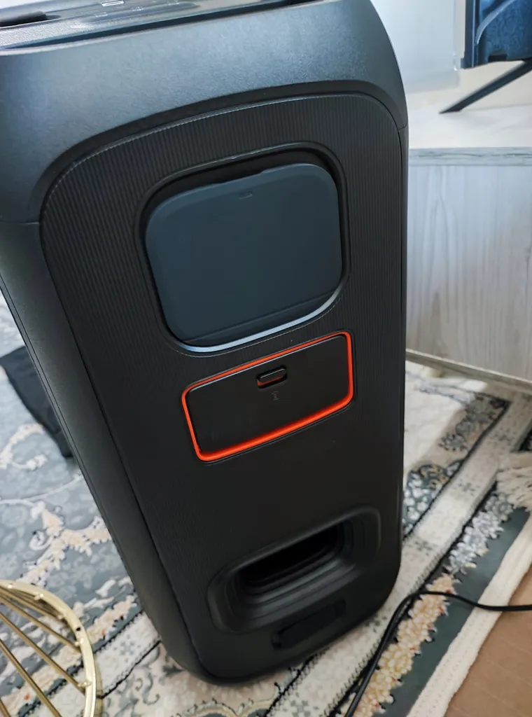 اسپیکر بلوتوثی قابل حمل جی بی ال مدل PartyBox Club 120