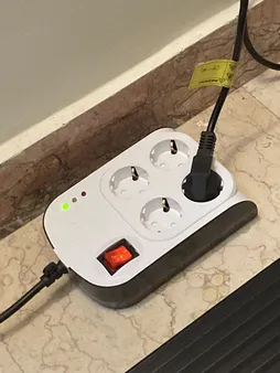 محافظ ولتاژ پارت الکتریک مدل PE8792