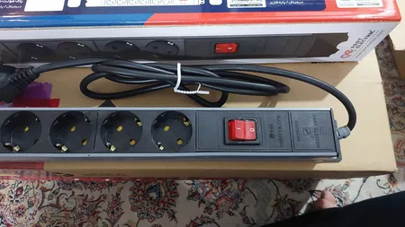 محافظ ولتاژ پارت الکتریک مدل PE5143