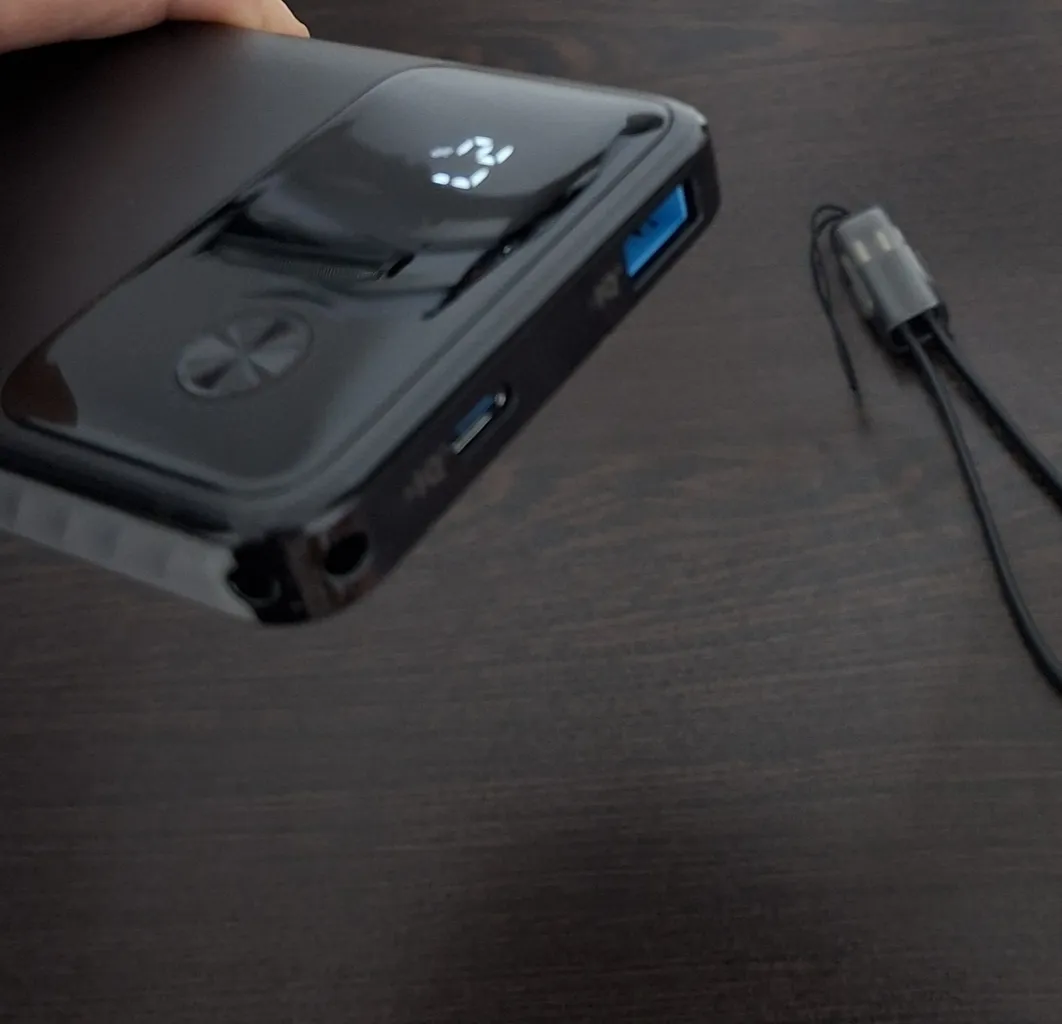 پاوربانک 22.5 وات انکر مدل A1388 ظرفیت 10000 میلی آمپر ساعت