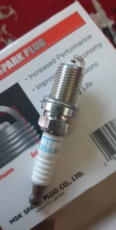 شمع خودرو ان جی کی مدل IFR6T-11 93684 پایه کوتاه سوزنی ایریدیوم بسته 4 عددی