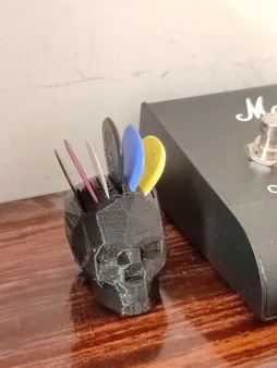 نگهدارنده پیک گیتار مدل Skull