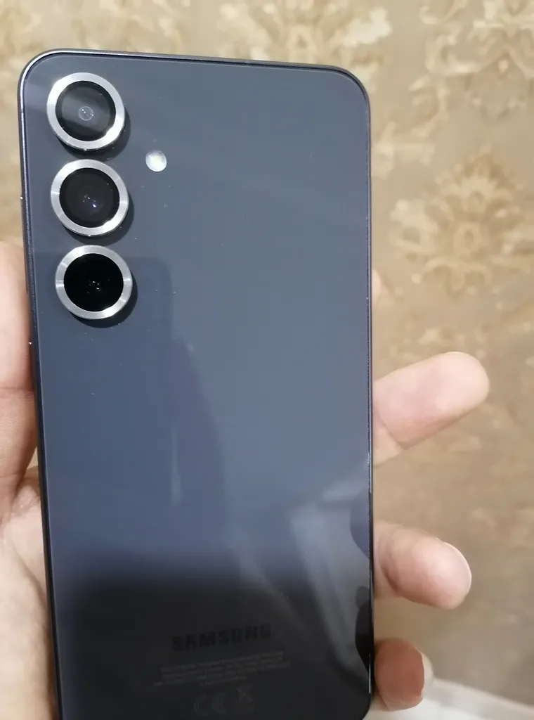 محافظ لنز دوربین تیسیکالا مدل شابلن دار فلزی مناسب برای گوشی سامسونگ Galaxy S24fe