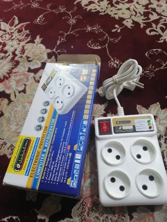 محافظ ولتاژ الکترونیکی نمودار کنترل مدل M113 مناسب کامپیوتر و لوازم صوتی تصویری