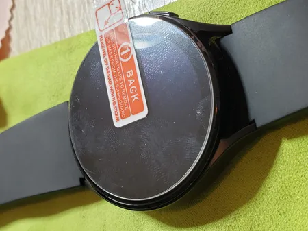 محافظ صفحه نمایش مدل شیشه ای مناسب برای ساعت هوشمند سامسونگ Galaxy watch4 active 44mm