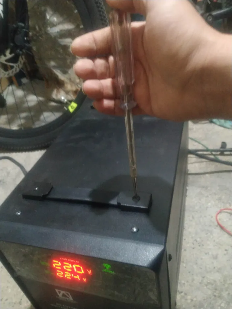 استابلایزر پیمان گزاران مدل PRT-5000 ظرفیت 5000 ولت آمپر