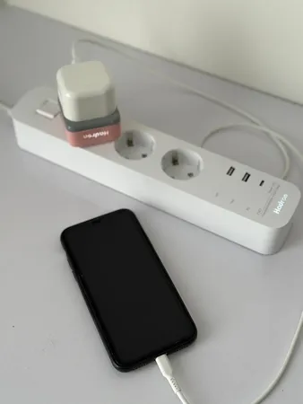 چندراهی برق هادرون مدل P343 مجهز به شارژر 30 وات