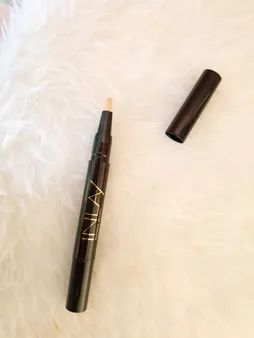 کانسیلر این لی شماره R2