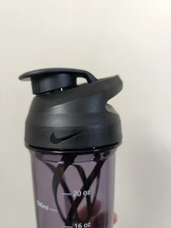 شیکر ورزشی کد 103410 گنجایش 0.650 لیتر