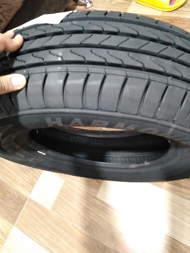 لاستیک خودرو ونلی مدل SP026 سایز 13 / 70 / 175 میلی‌متر تولید سال 2024 - 2 حلقه